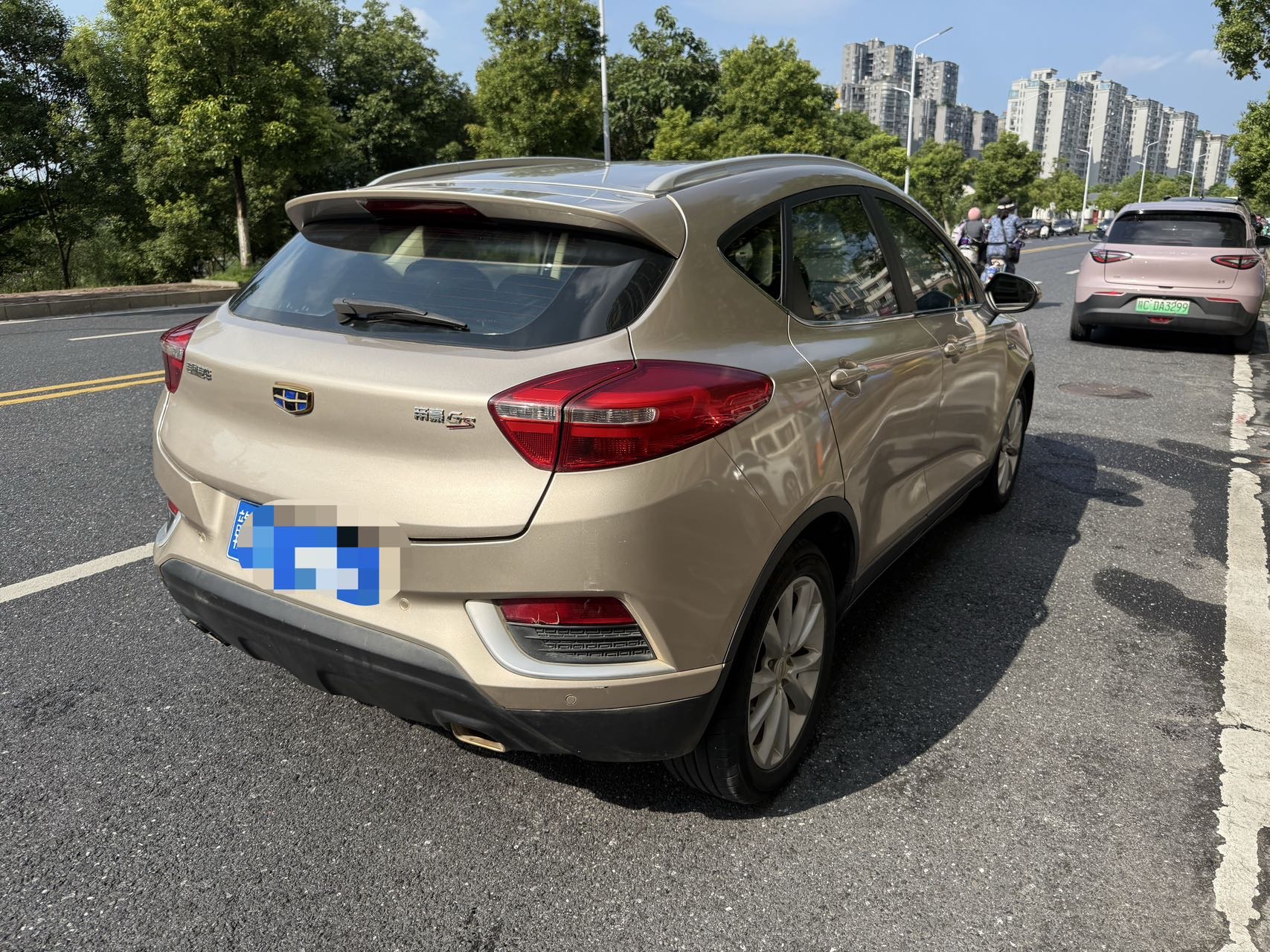 GEELY Emgrand GS 2018 car image #6