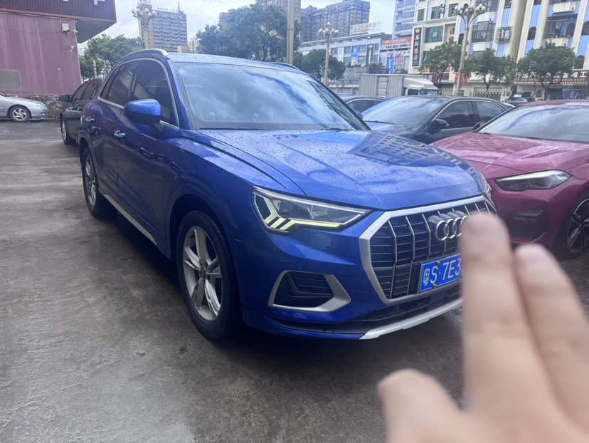 Audi Q3 2020 car image #3