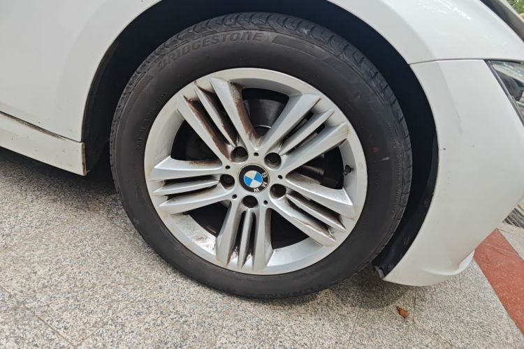 BMW 3 Series 2017 #9 BMW 3 Series 2017 car image #9