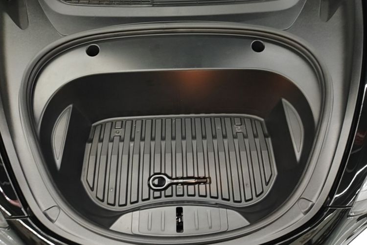 Tesla Model 3 2022 car image #20
