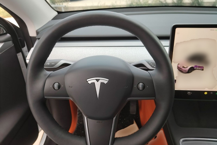Tesla Model Y 2024 car image #11