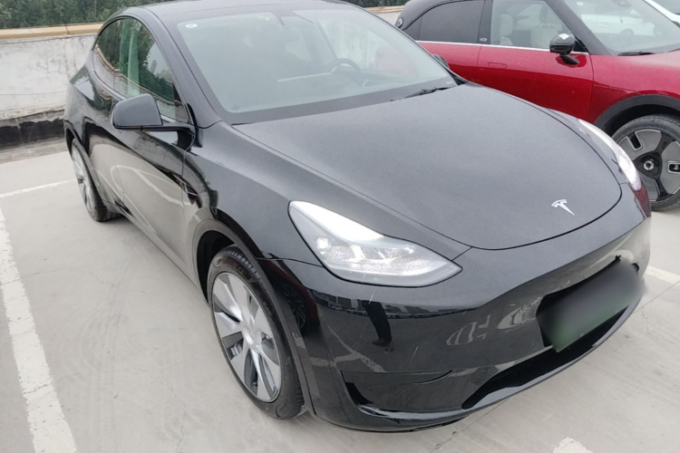 Tesla Model Y 2022 #4 Tesla Model Y 2022 car image #4