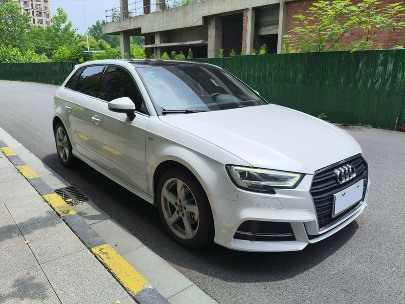 Audi A3 2019 car image #3