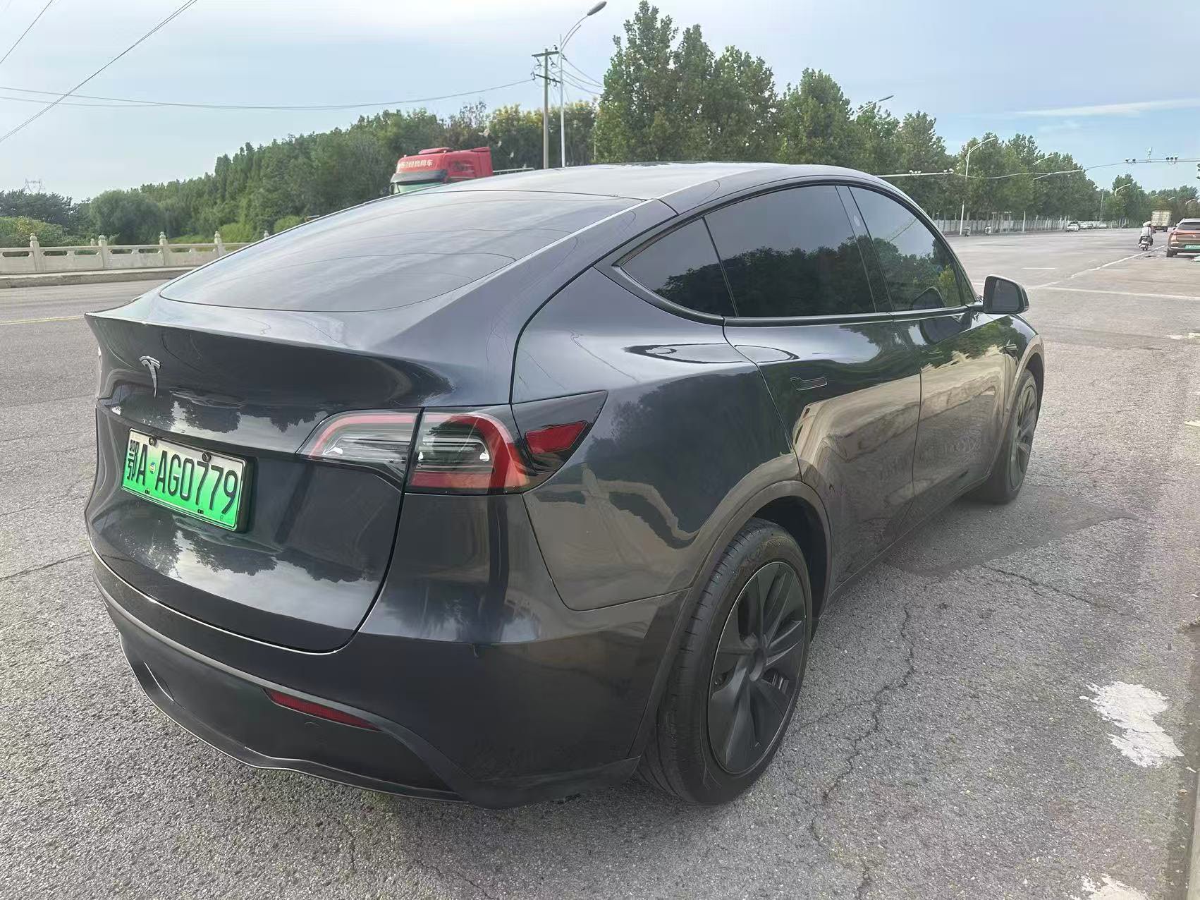 Tesla Model Y 2024 car image #3