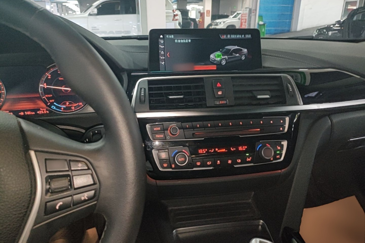 BMW 3 Series 2019 #10 BMW 3 Series 2019 car image #10