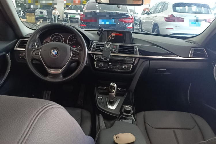 BMW 3 Series 2017 #10 BMW 3 Series 2017 car image #10