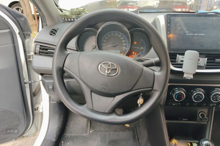 Toyota Vios 2018 car image #12
