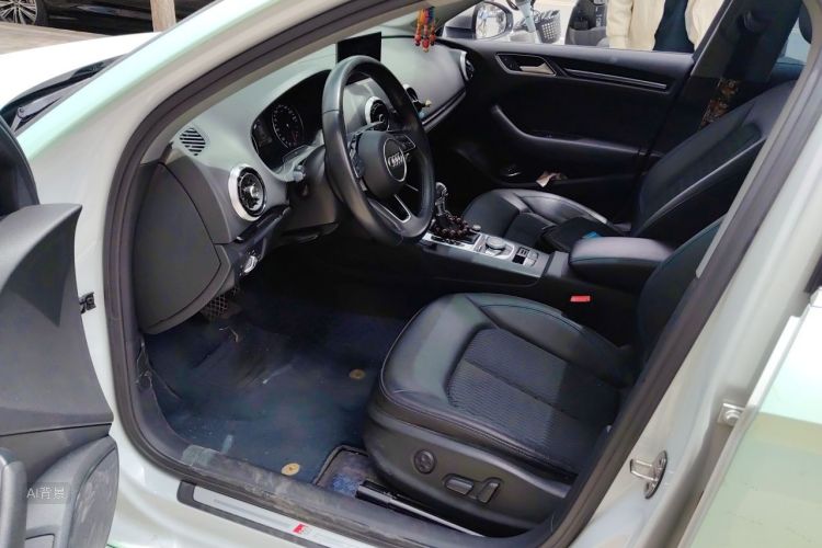 Audi A3 2019 immagine di auto #18