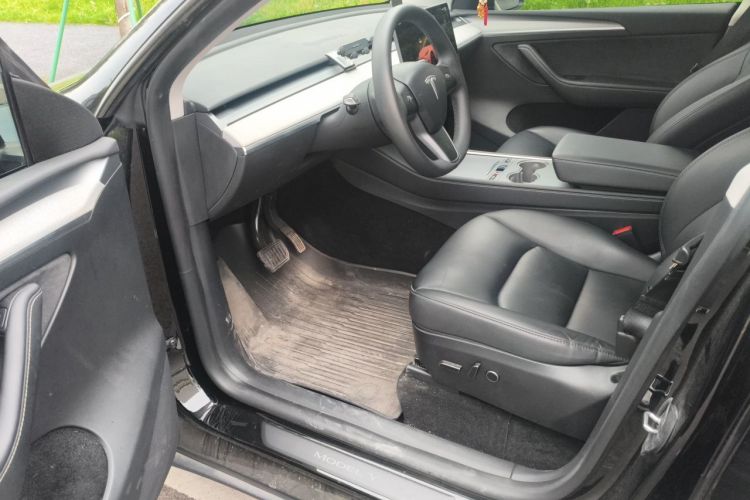 Tesla Model Y 2023 #13 Tesla Model Y 2023 car image #13