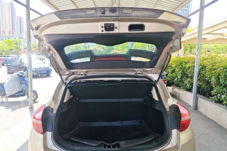 GEELY Emgrand GS 2016 car image #19