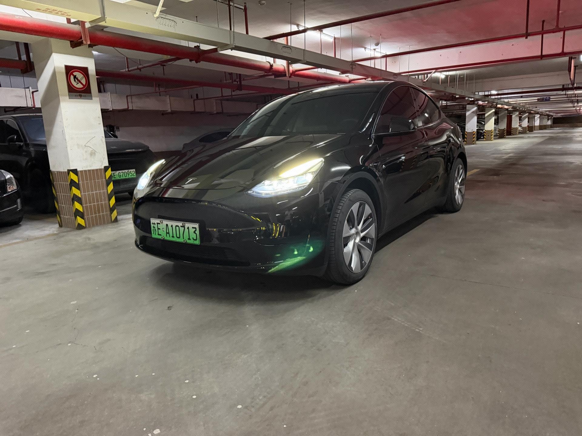 Tesla Model Y 2023 car image 
