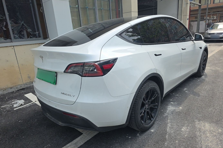Tesla Model Y 2022 #7 Tesla Model Y 2022 car image #7