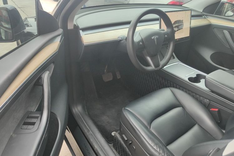 Tesla Model Y 2022 #16 Tesla Model Y 2022 car image #16