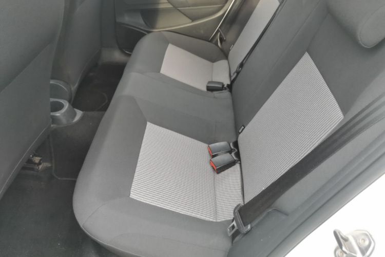 Volkswagen Polo 2016 car image #17