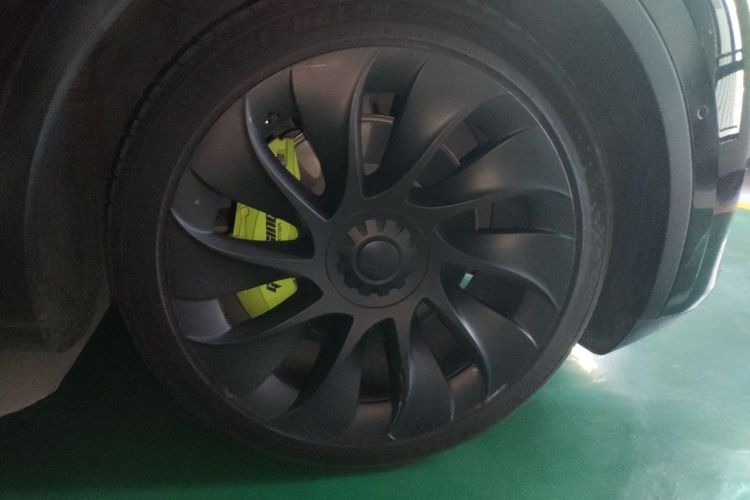 Tesla Model Y 2022 #6 Tesla Model Y 2022 car image #6