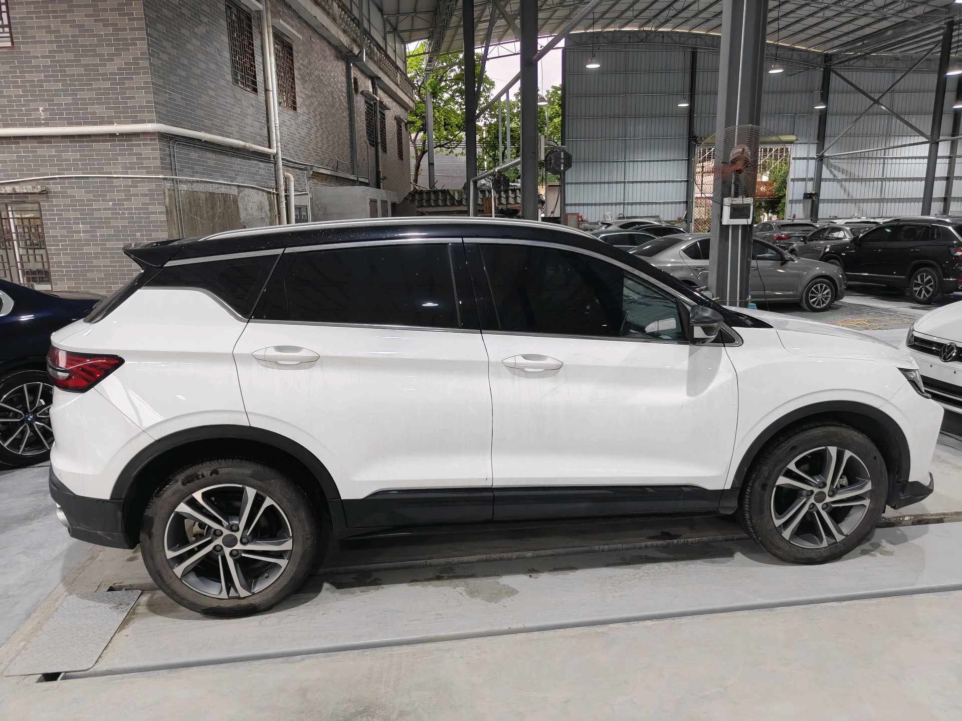 GEELY Coolray 2022 car image #3
