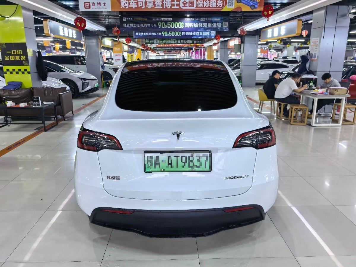 Tesla Model Y 2024 #9 Tesla Model Y 2024 car image #9