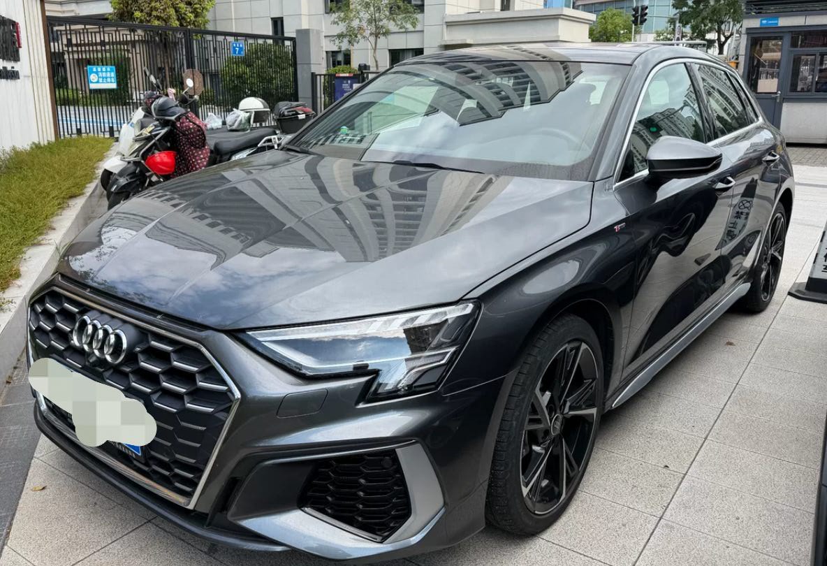 2023 2023 immagine di auto