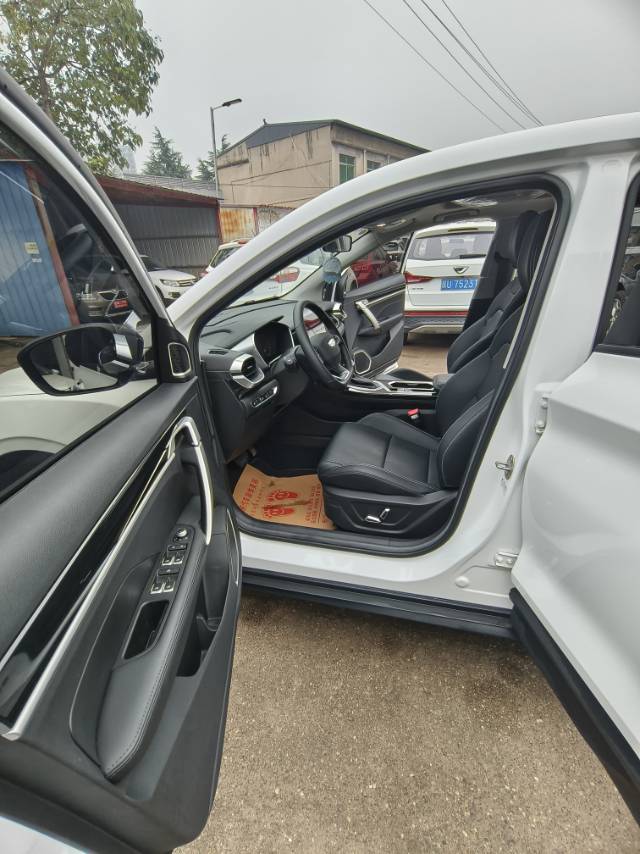 GEELY Coolray 2025 car image #5
