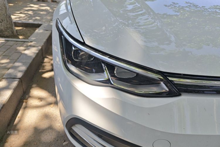 Volkswagen Golf 2022 car image #8