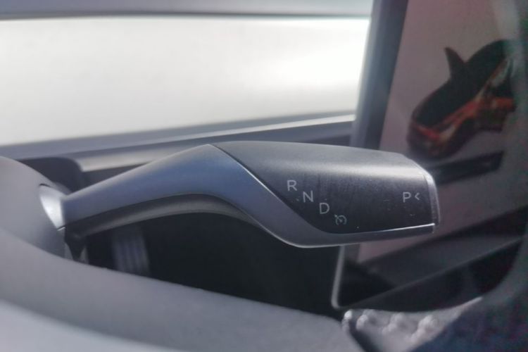 Tesla Model Y 2022 #14 Tesla Model Y 2022 car image #14