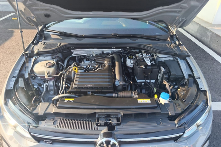 Volkswagen Golf 2024 car image #22