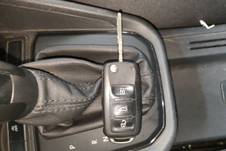 Volkswagen Santana 2020 car image #9