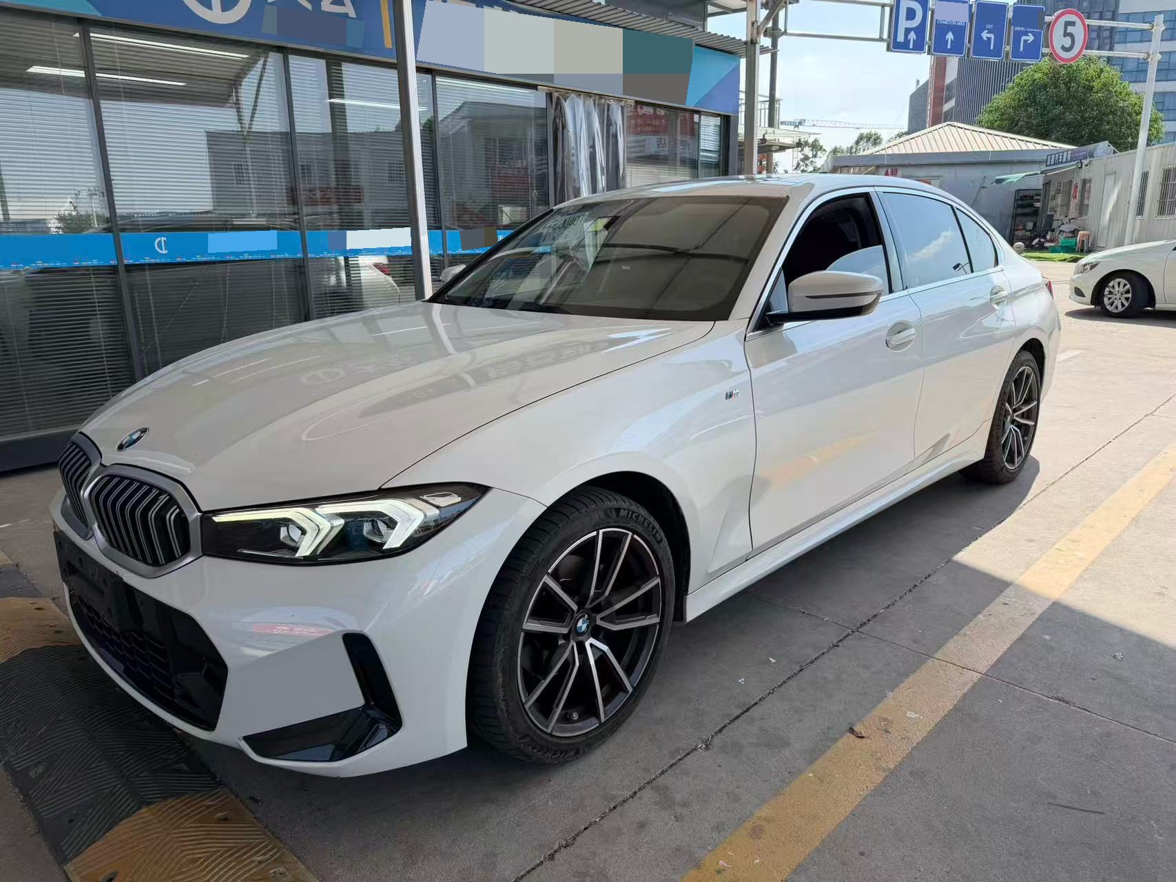 BMW 3 Series 2023 BMW 3 Series 2023 car image