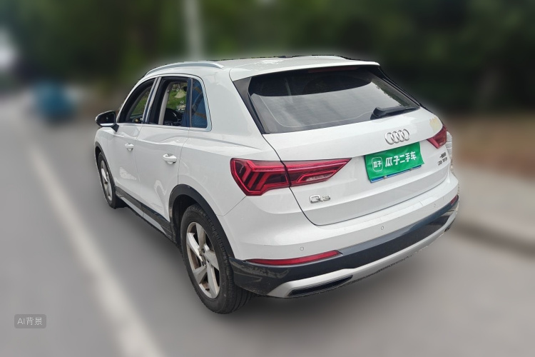 Audi Q3 2019 car image #5