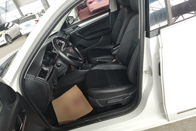 Volkswagen Bora 2018 car image #15