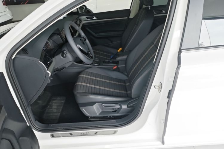 Volkswagen Lavida 2020 car image #15