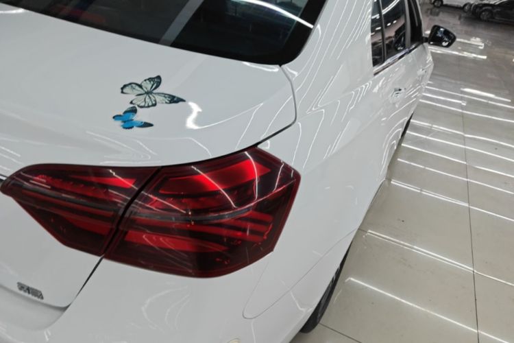 GEELY Emgrand 2019 car image #8