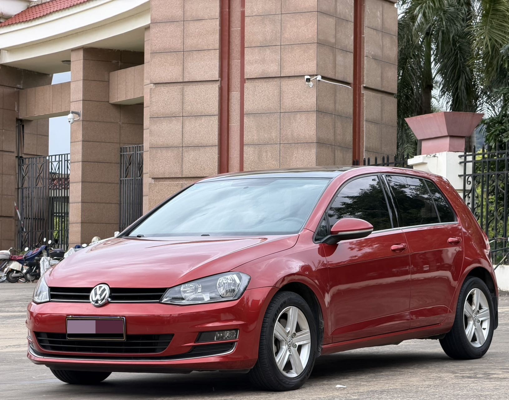 Volkswagen Golf 2014 car image 