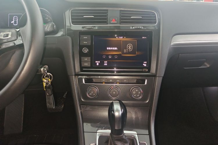 Volkswagen Golf 2019 #13 Volkswagen Golf 2019 car image #13