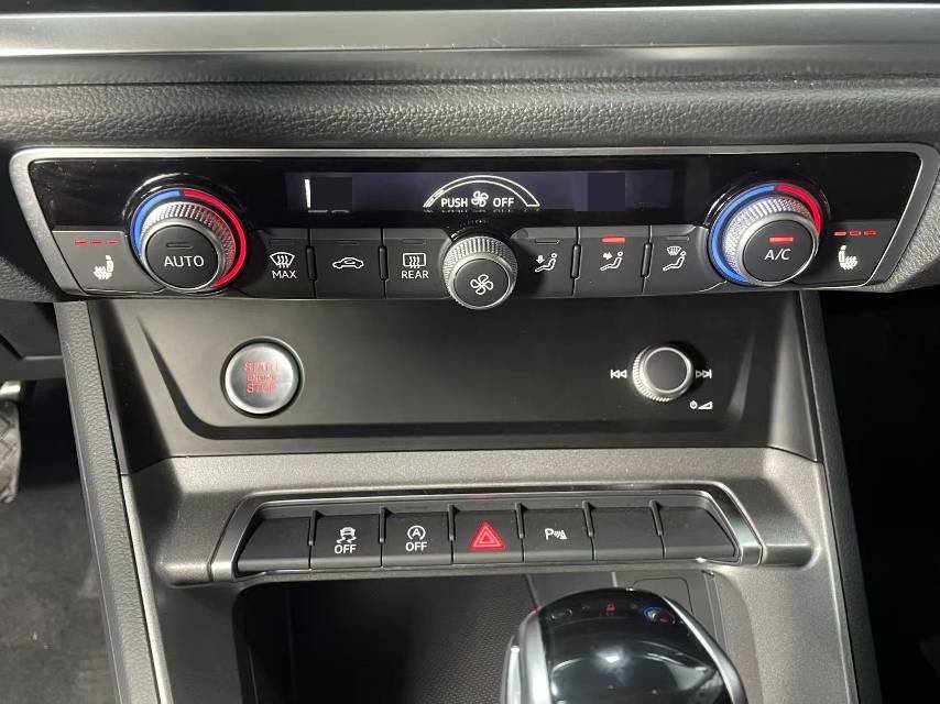 Audi Q3 2023 car image #14