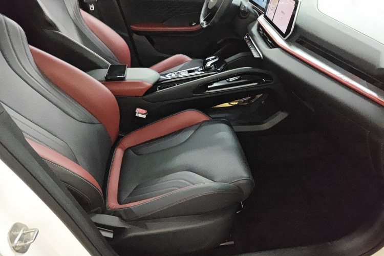 GEELY Coolray 2022 immagine di auto #24
