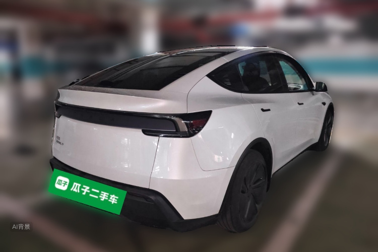 Tesla Model Y 2025 #7 Tesla Model Y 2025 car image #7