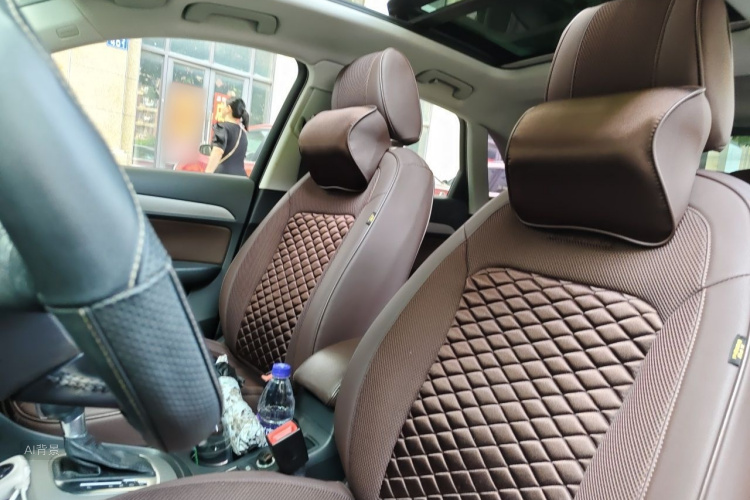 Audi Q3 2015 car image #17