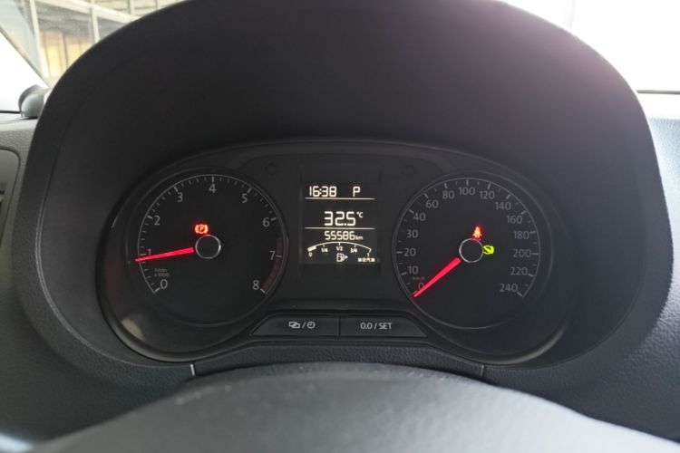 Volkswagen Polo 2018 car image #12