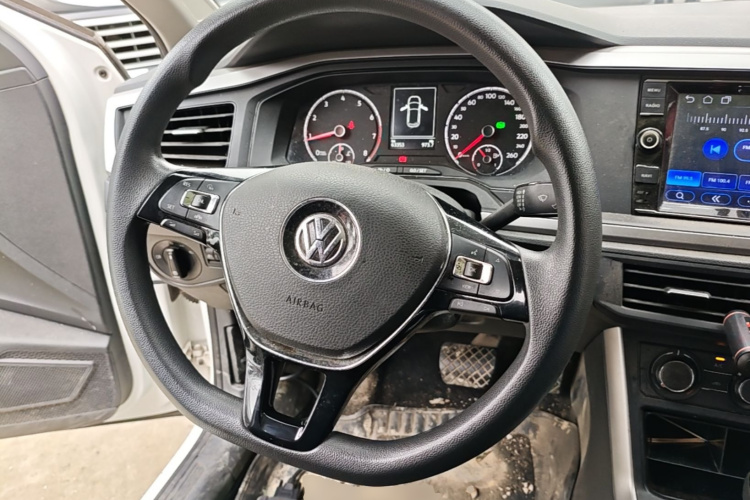 Volkswagen Polo 2020 car image #11