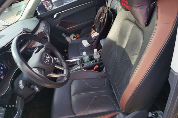 Audi Q3 2019 car image #17