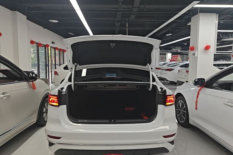 GEELY Emgrand 2024 #19 GEELY Emgrand 2024 car image #19