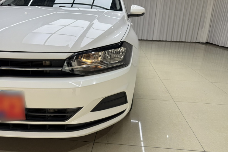Volkswagen Polo 2021 car image #23