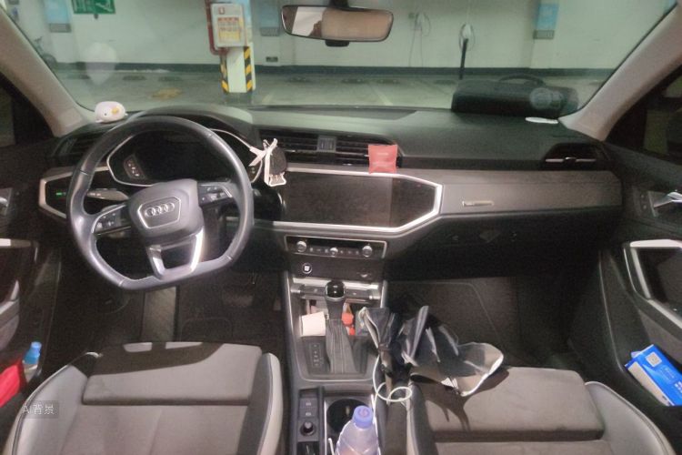 Audi Q3 2023 car image #11