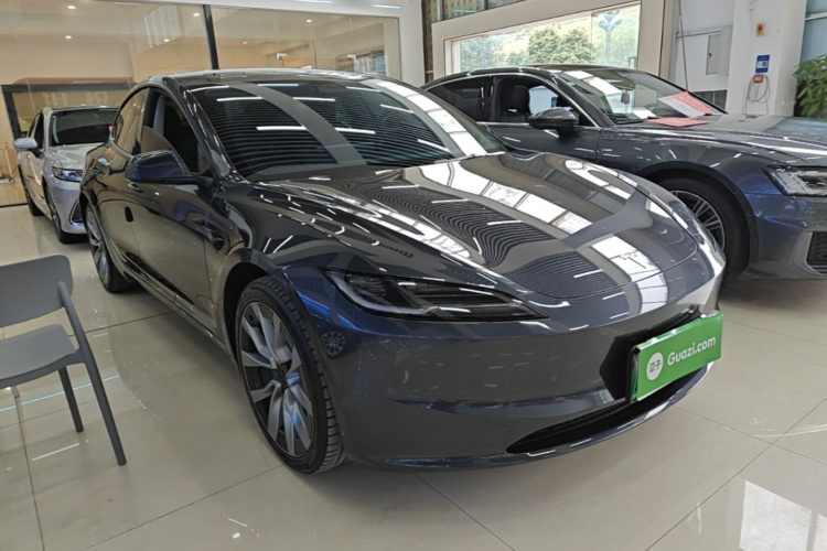 Tesla Model 3 2024 car image #4