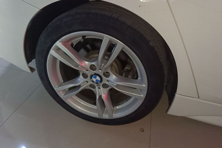 BMW 3 Series 2018 car image #10