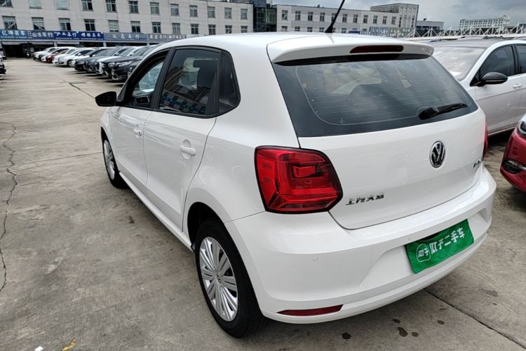 Volkswagen Polo 2019 car image #5
