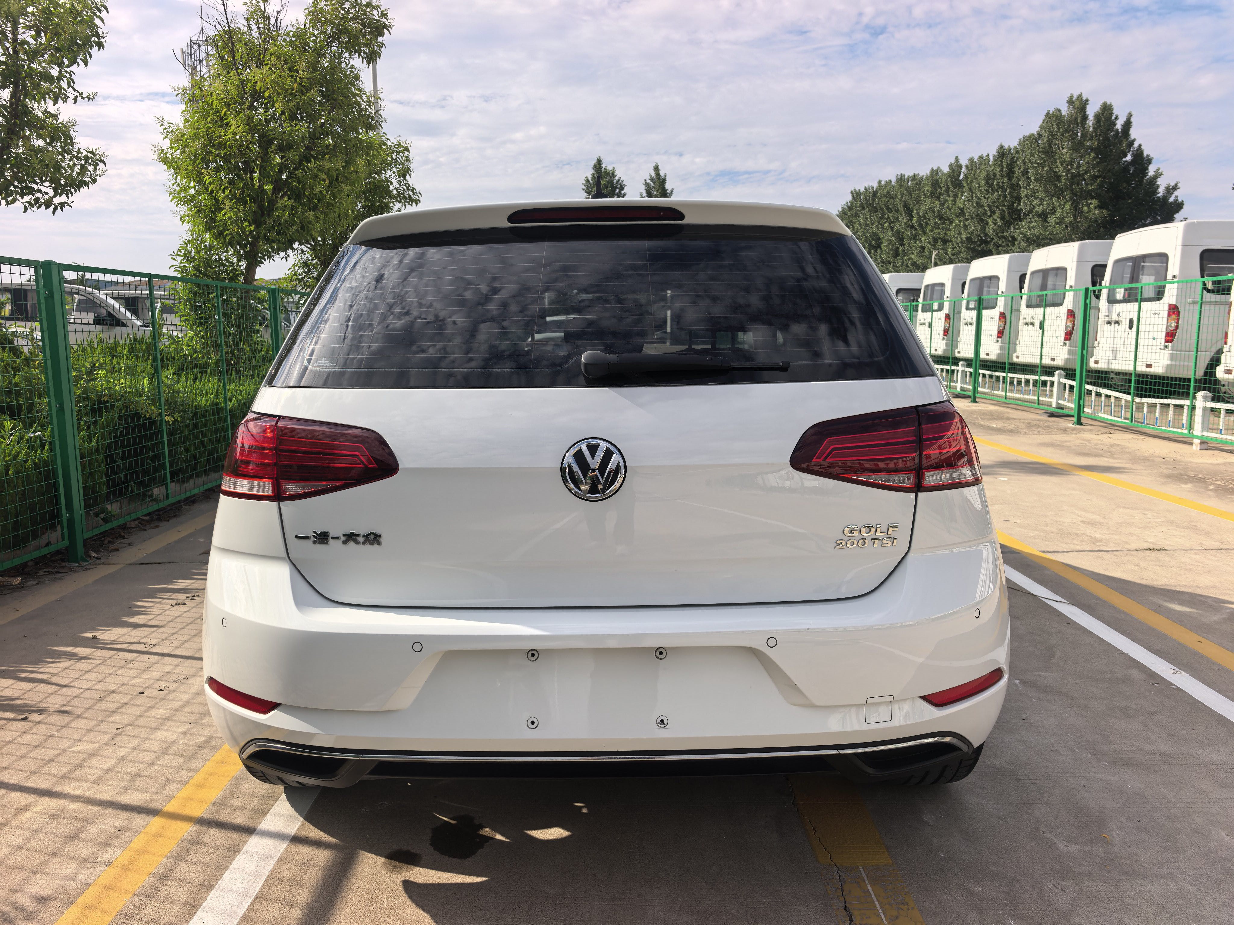 Volkswagen Golf 2020 car image #4