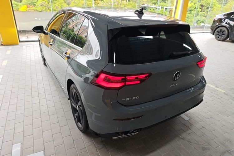 Volkswagen Golf 2021 car image #5