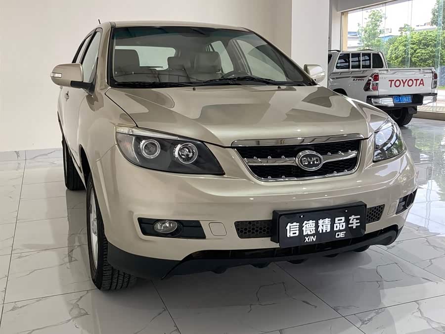 BYD S6 2014 #3 BYD S6 2014 imagen de coche #3